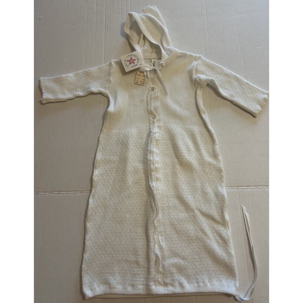Vtg Paty Baby Gown White Size 6 Months Lace Knit Ribbon‎ Tie Hooded USA NOS